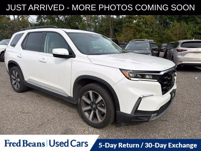 2024 Honda Pilot Touring — photo 1 of 15