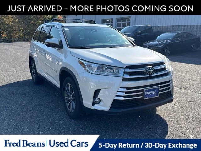 2019 Toyota Highlander XLE — photo 1 of 17