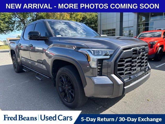 2024 Toyota Tundra 4WD Limited — photo 1 of 17