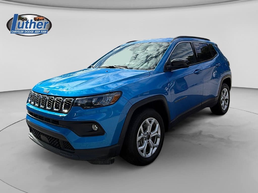 2025 Jeep Compass Latitude — photo 1 of 24