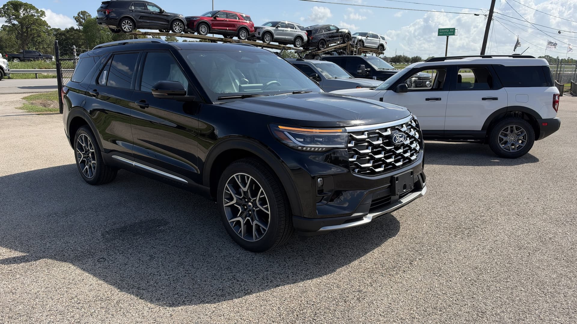 2027 Ford Explorer Platinum — photo 1 of 20