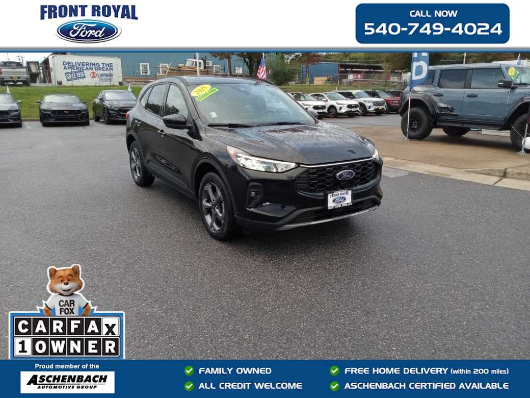 2025 Ford Escape ST-Line Select — photo 1 of 34