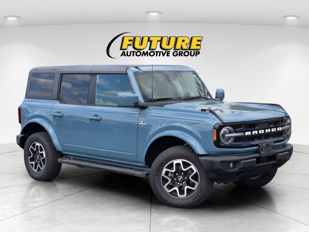 2022 Ford Bronco Outer Banks — photo 1 of 25