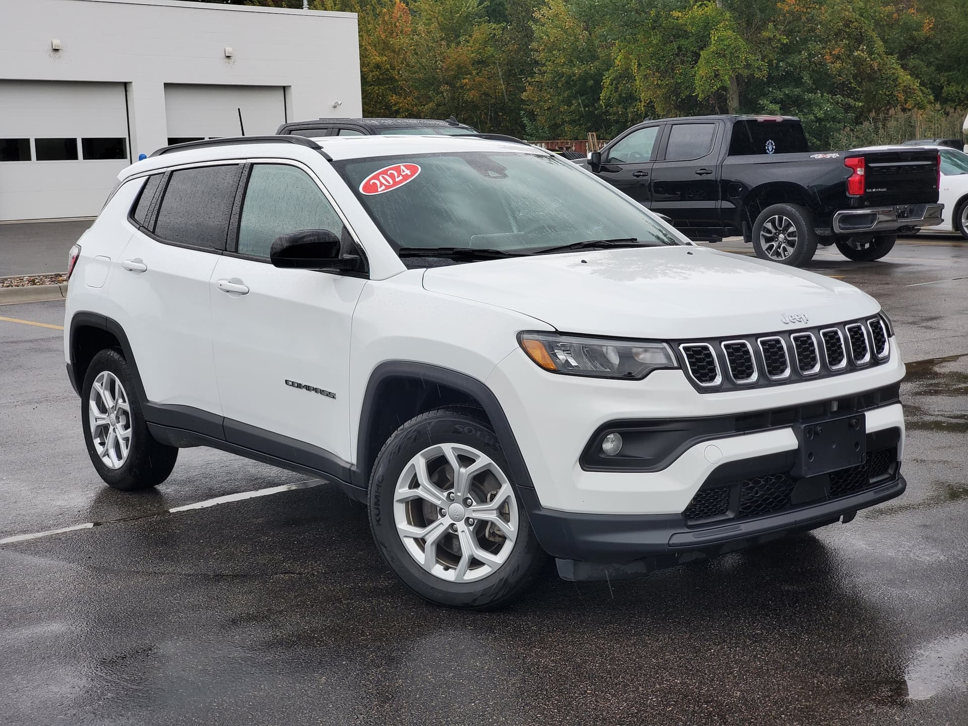 2024 Jeep Compass Latitude — photo 1 of 31