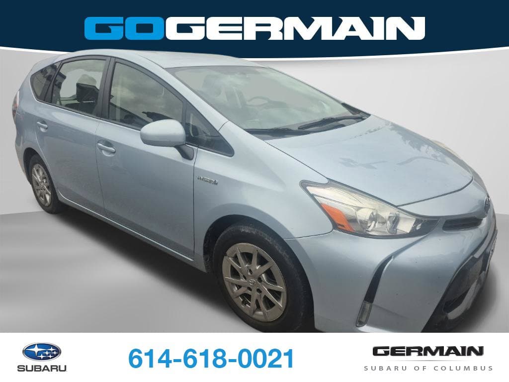 2015 Toyota Prius v Three — photo 1 of 5