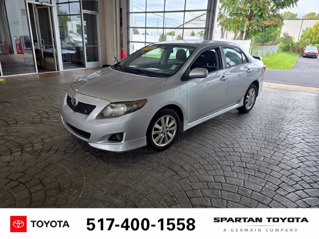 2010 Toyota Corolla Base — photo 1 of 10