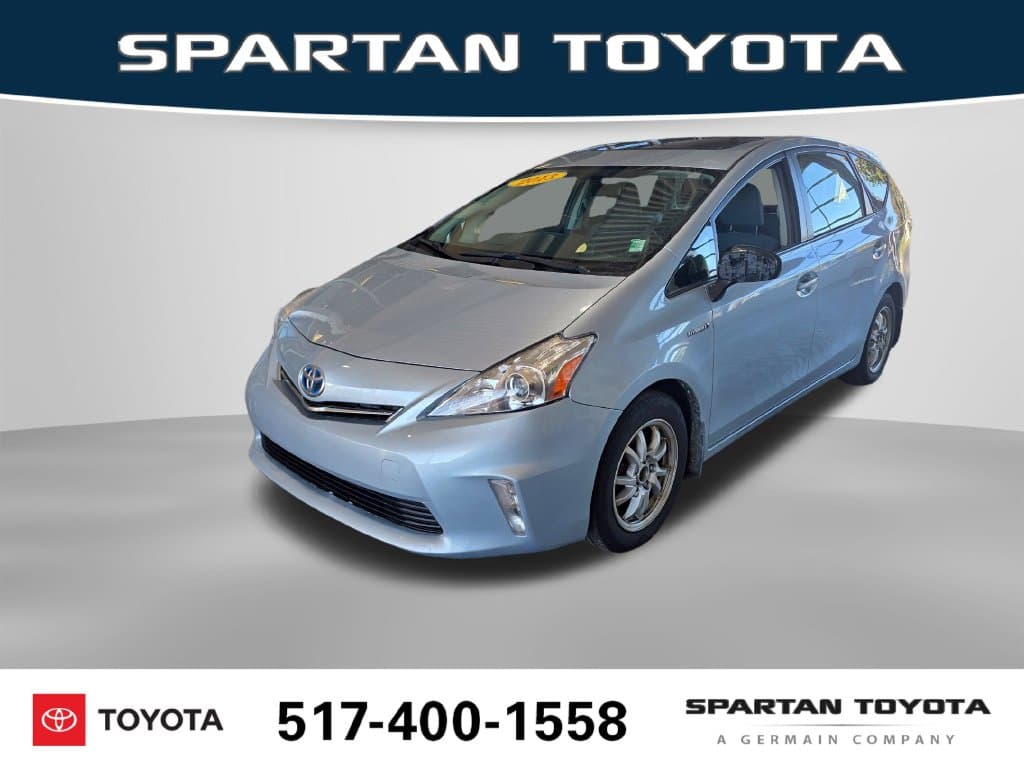 2013 Toyota Prius v Three — photo 1 of 11