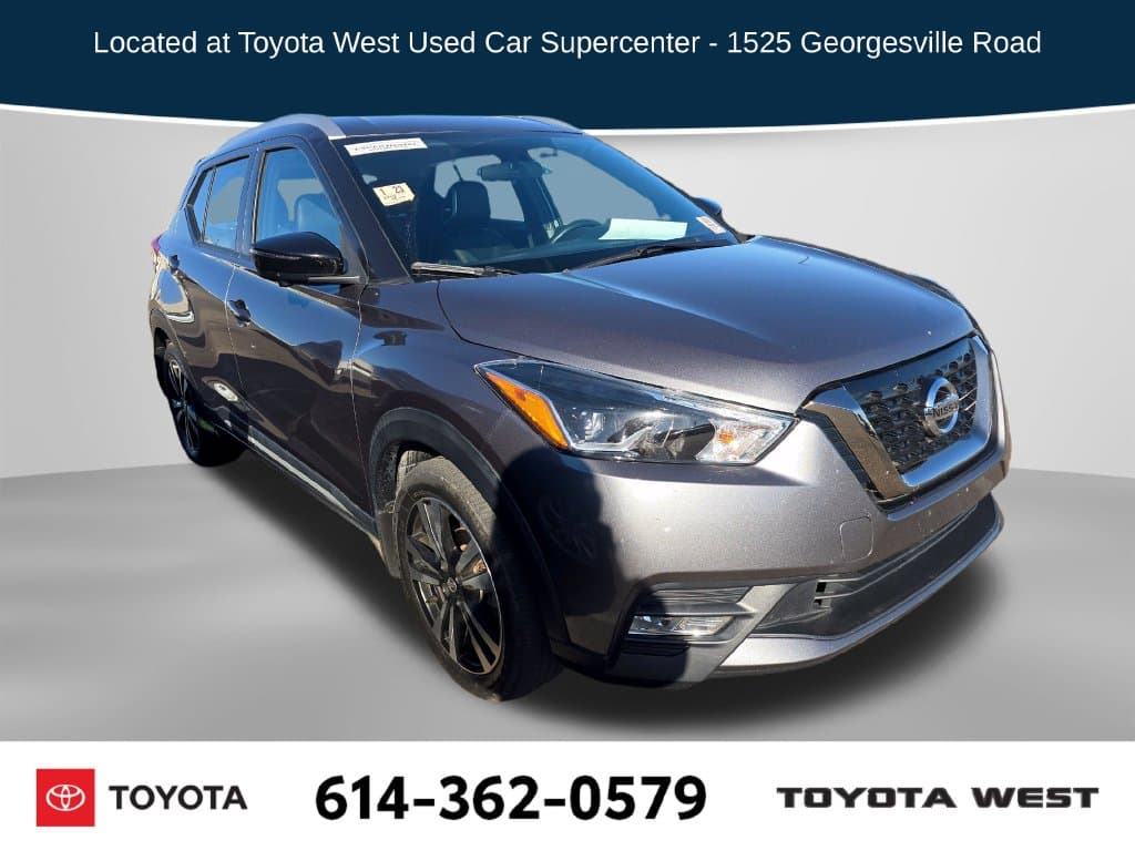2019 Nissan Kicks SR — photo 1 of 19