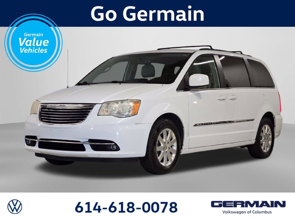 2014 Chrysler Town & Country Touring — photo 1 of 31
