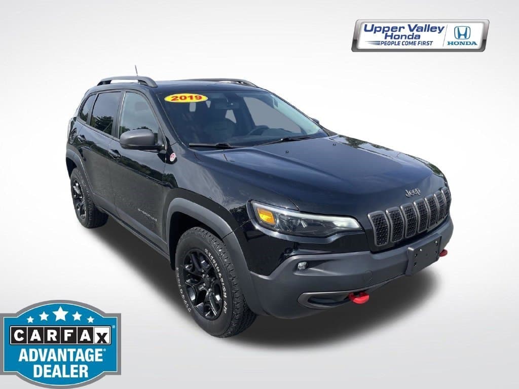 2019 Jeep Cherokee Trailhawk — photo 1 of 46