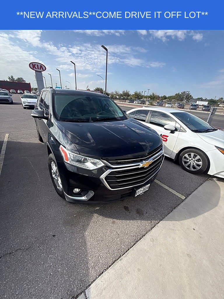 2020 Chevrolet Traverse Base — photo 1 of 2