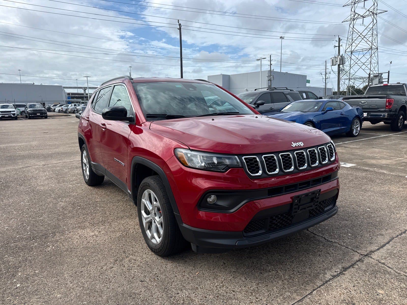 2024 Jeep Compass Latitude — photo 1 of 13