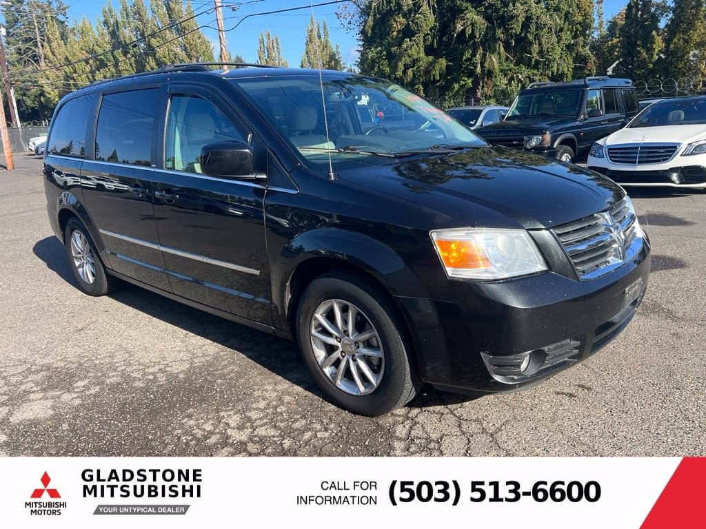 2010 Dodge Grand Caravan SXT — photo 1 of 13