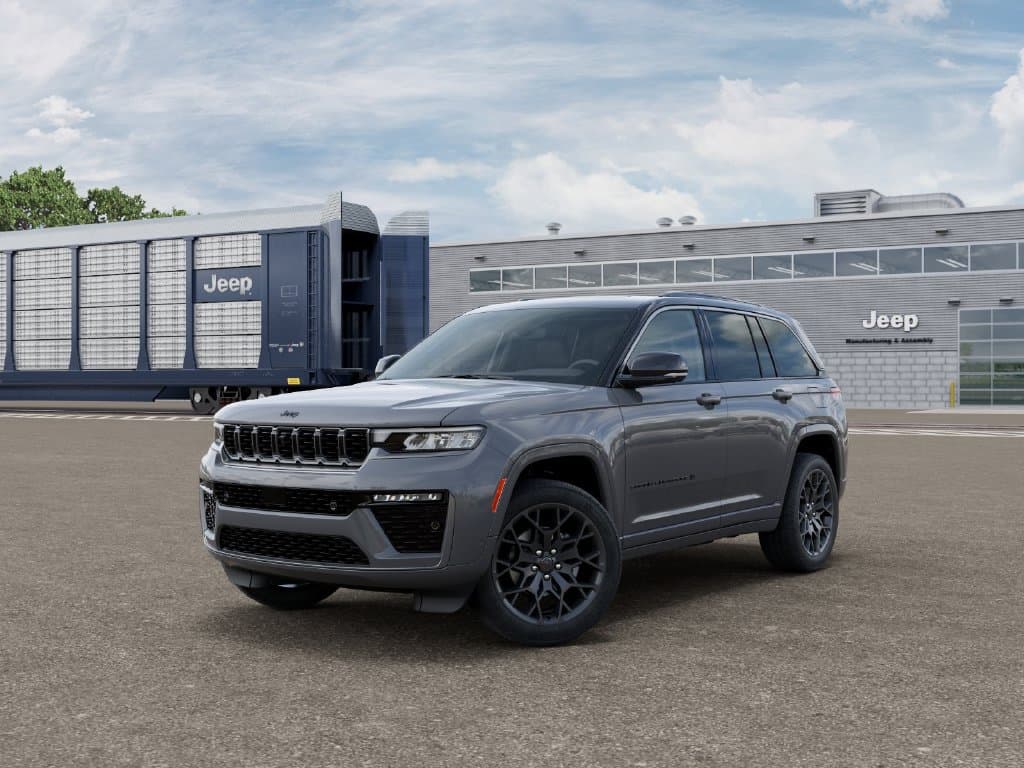 2027 Jeep Grand Cherokee Summit — photo 1 of 35