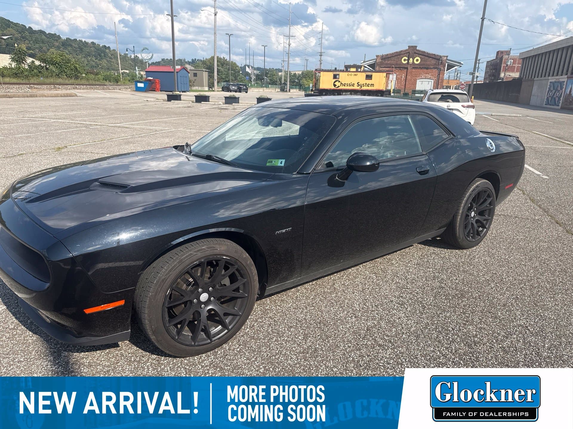 2016 Dodge Challenger R/T — photo 1 of 13