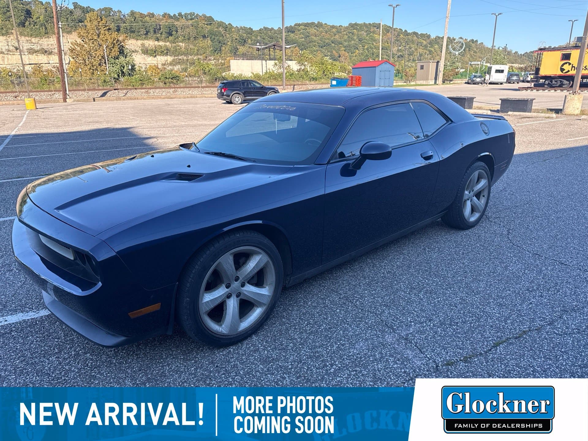 2013 Dodge Challenger SXT — photo 1 of 12