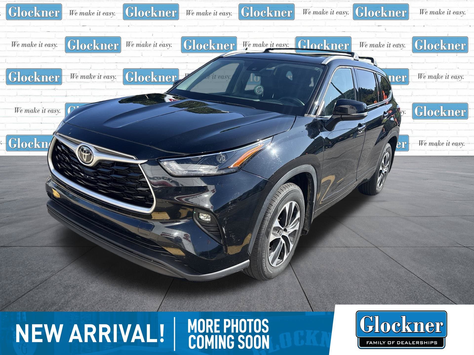 2022 Toyota Highlander XLE — photo 1 of 10