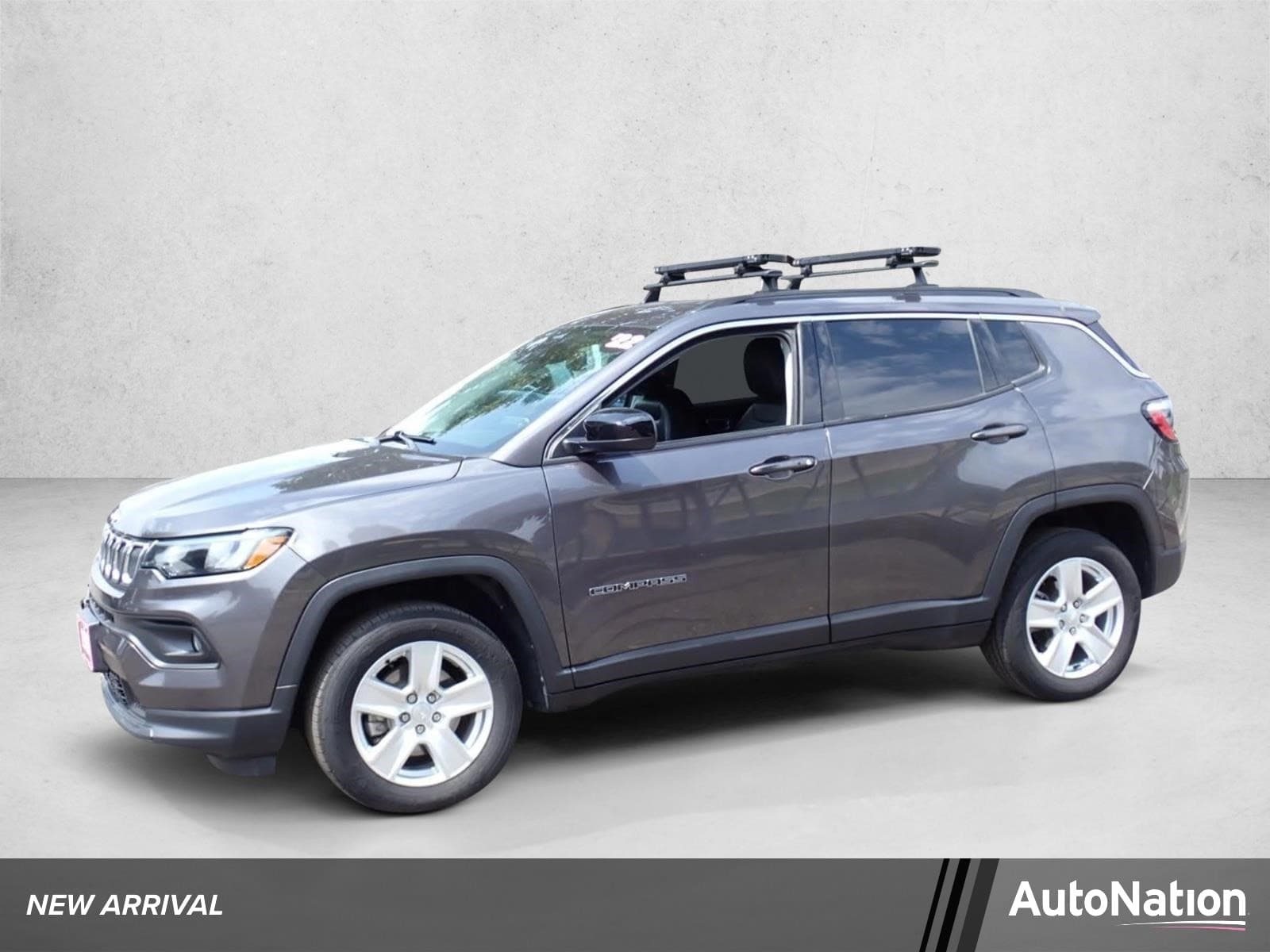 2022 Jeep Compass Latitude — photo 1 of 21