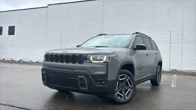 2026 Jeep Cherokee Laredo — photo 1 of 40