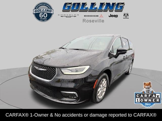 2026 Chrysler Pacifica Select — photo 1 of 8