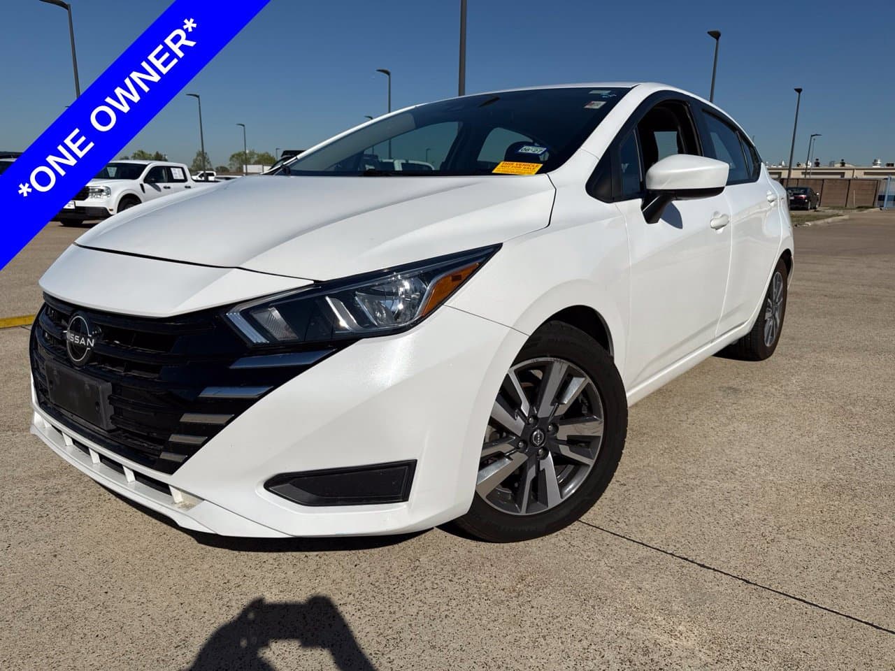 2023 Nissan Versa Base — photo 1 of 27