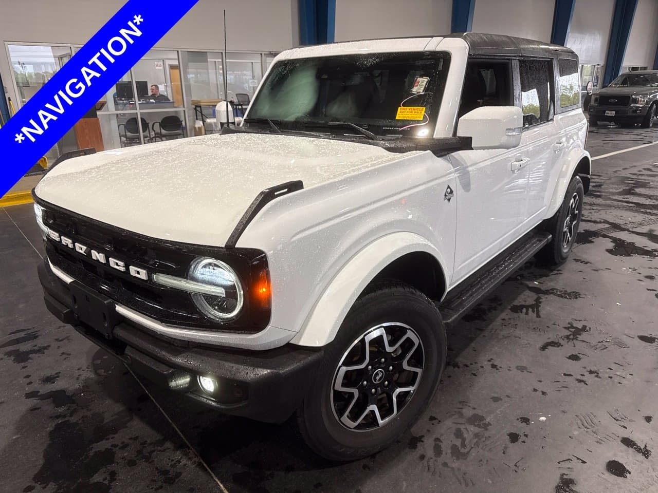 2023 Ford Bronco Outer Banks — photo 1 of 28