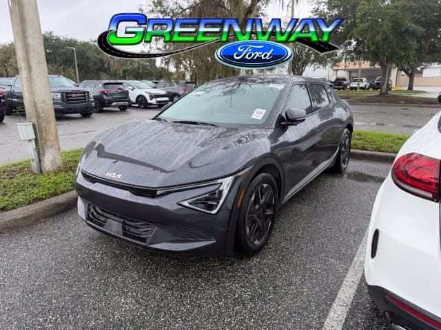 2025 Kia EV6 Light — photo 1 of 26