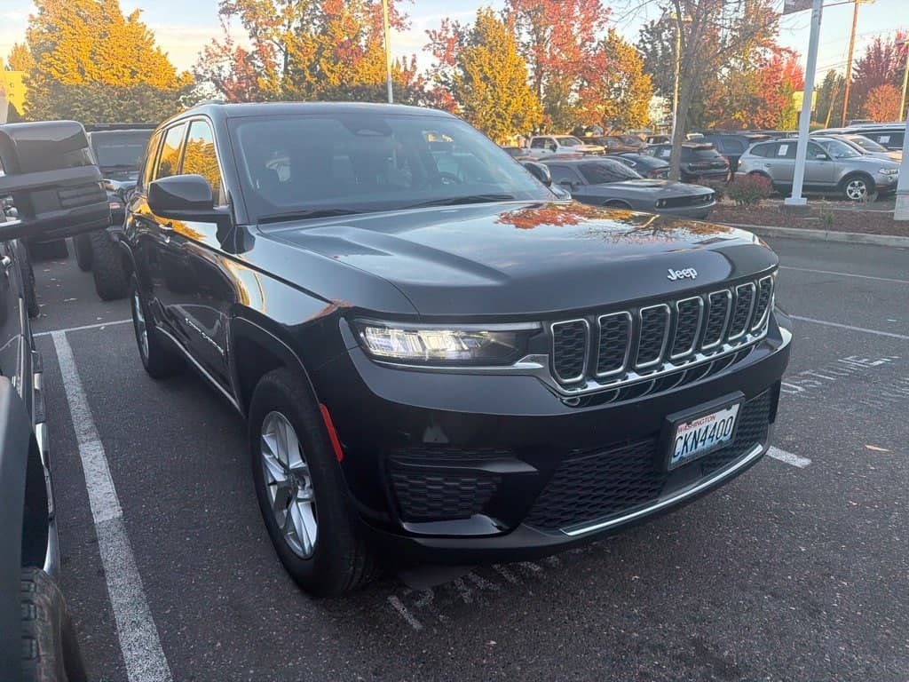 2023 Jeep Grand Cherokee Laredo X — photo 1 of 9