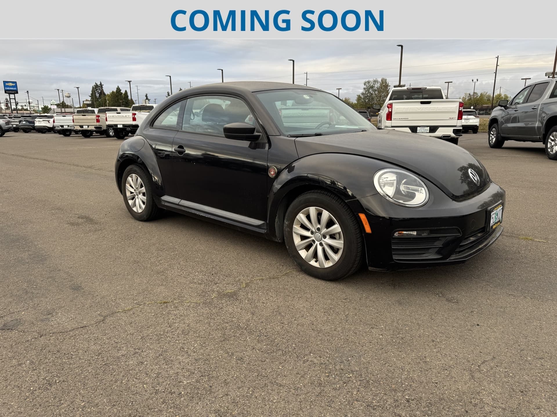 2017 Volkswagen Beetle Base — photo 1 of 18