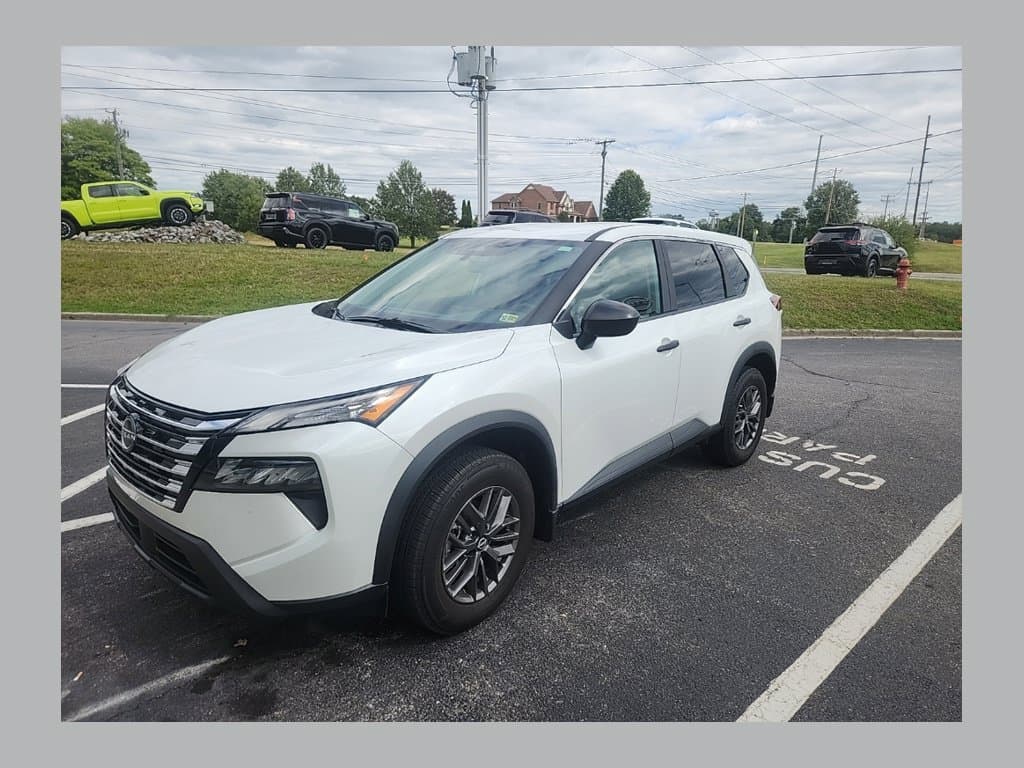 2025 Nissan Rogue S — photo 1 of 7
