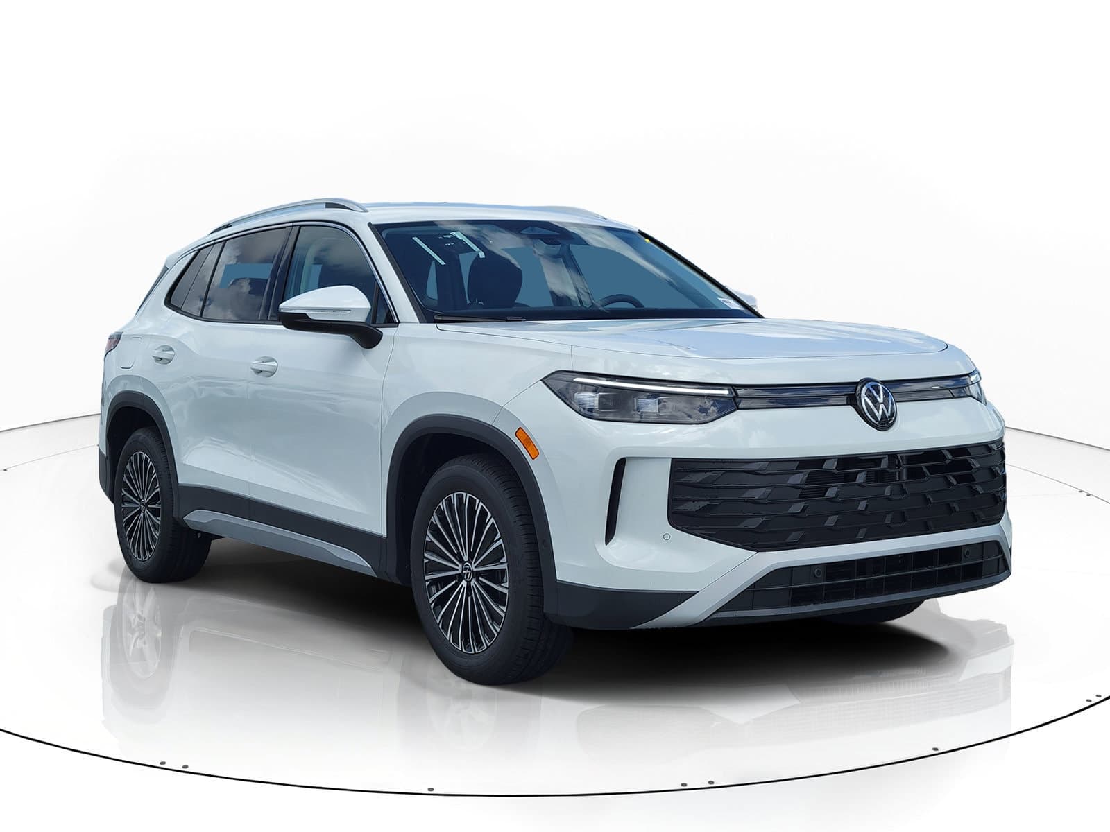 2026 Volkswagen Tiguan S — photo 1 of 18