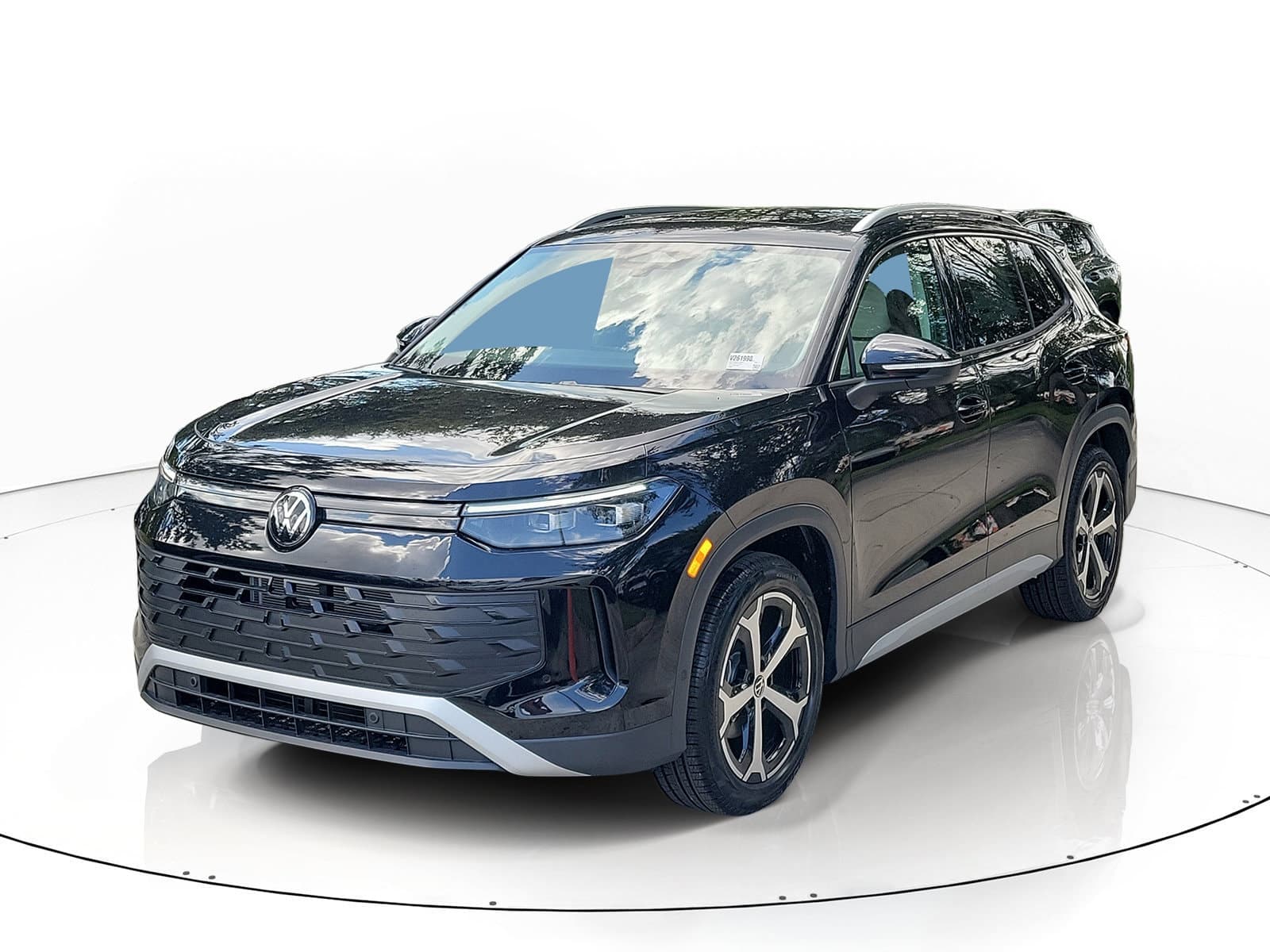 2026 Volkswagen Tiguan SE — photo 1 of 26