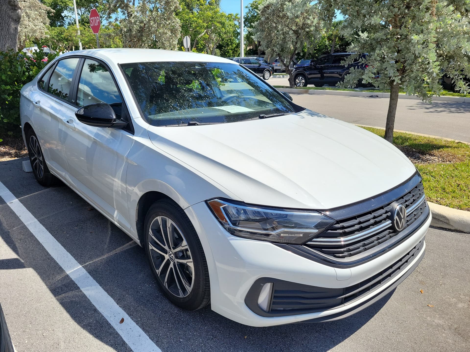 2024 Volkswagen Jetta Base — photo 1 of 4