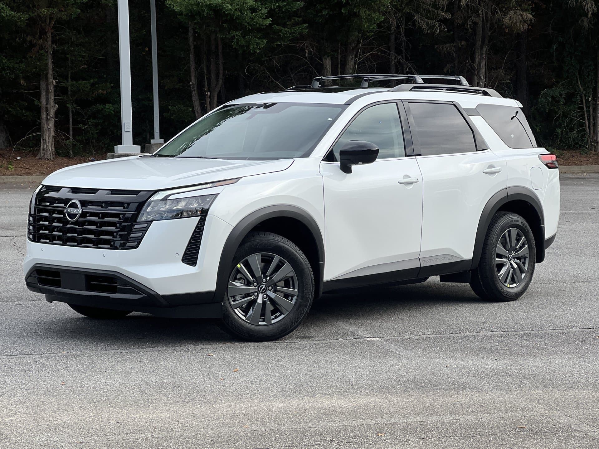2026 Nissan Pathfinder SV — photo 1 of 4