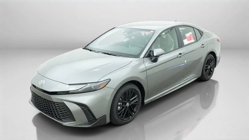 2026 Toyota Camry SE — photo 1 of 18