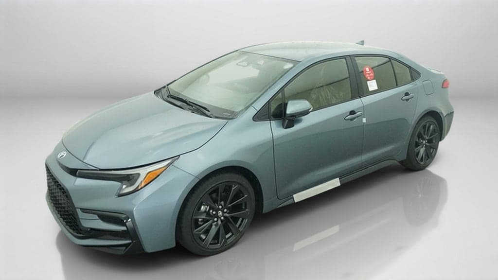 2027 Toyota Corolla Hybrid SE — photo 1 of 18