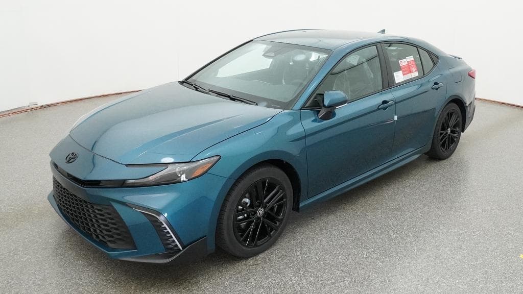 2026 Toyota Camry SE — photo 1 of 34
