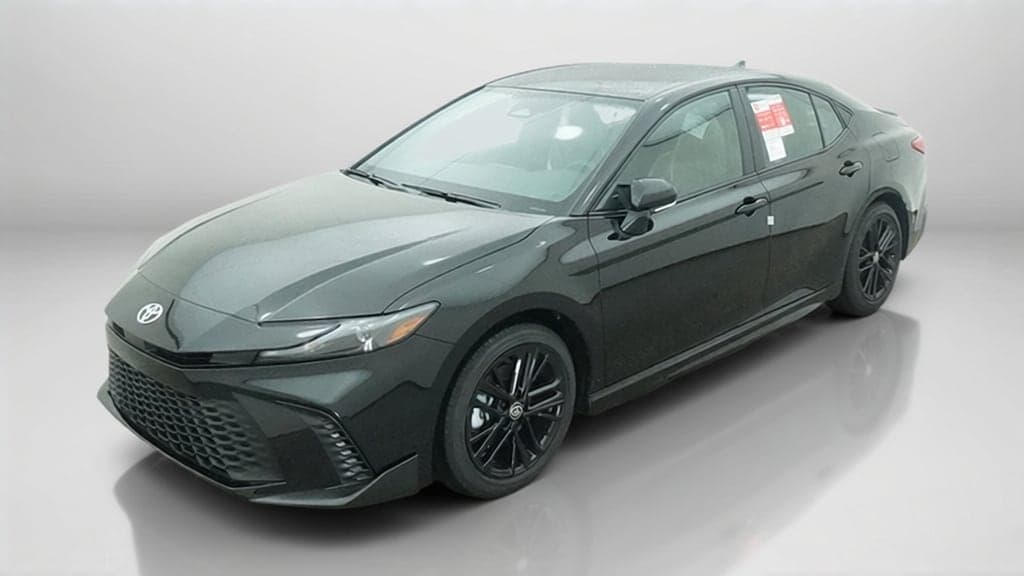 2026 Toyota Camry SE — photo 1 of 18