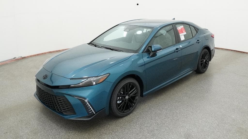 2026 Toyota Camry SE — photo 1 of 34