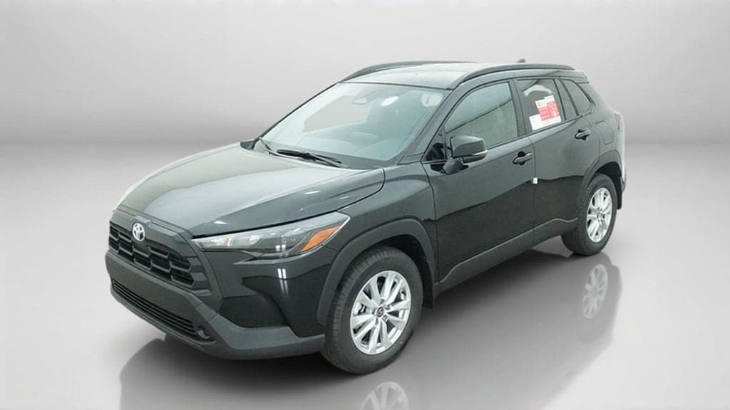 2026 Toyota Corolla Cross LE — photo 1 of 18