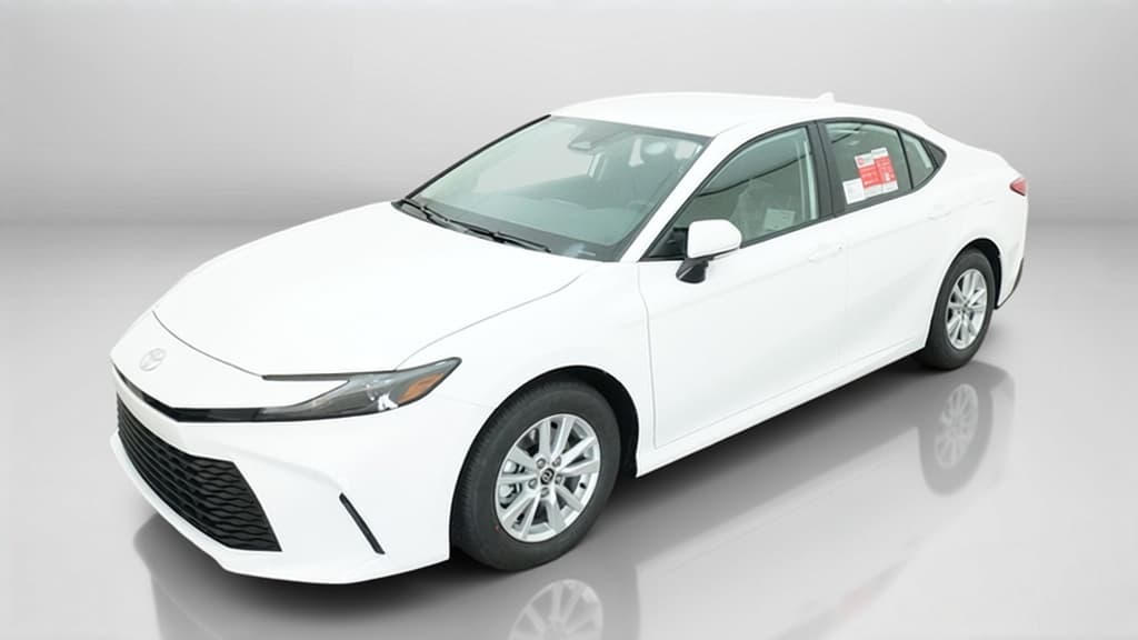 2026 Toyota Camry LE — photo 1 of 18