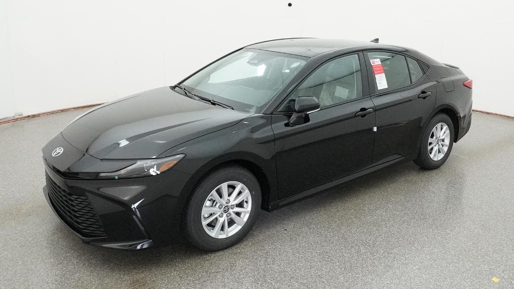 2026 Toyota Camry LE — photo 1 of 34