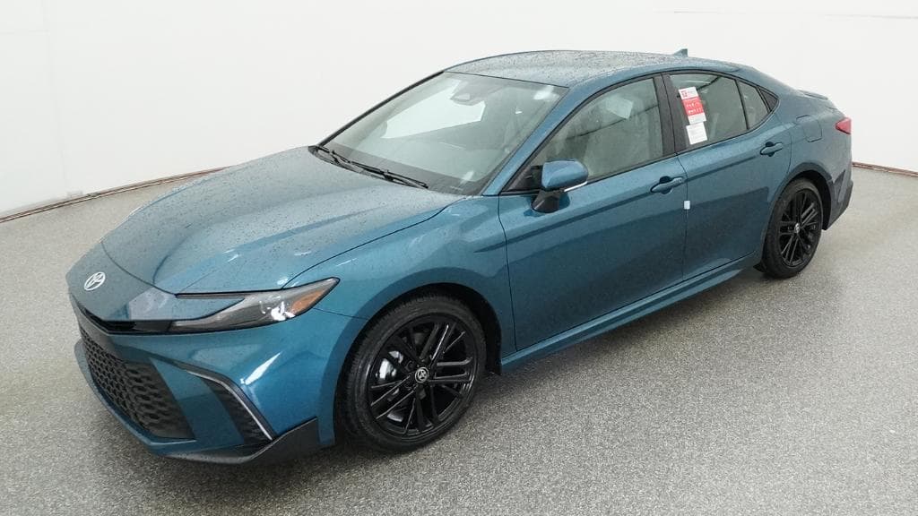 2026 Toyota Camry SE — photo 1 of 34