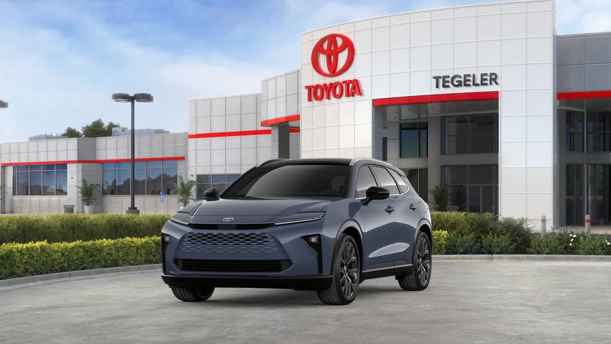 2026 Toyota Crown Signia Limited — photo 1 of 23