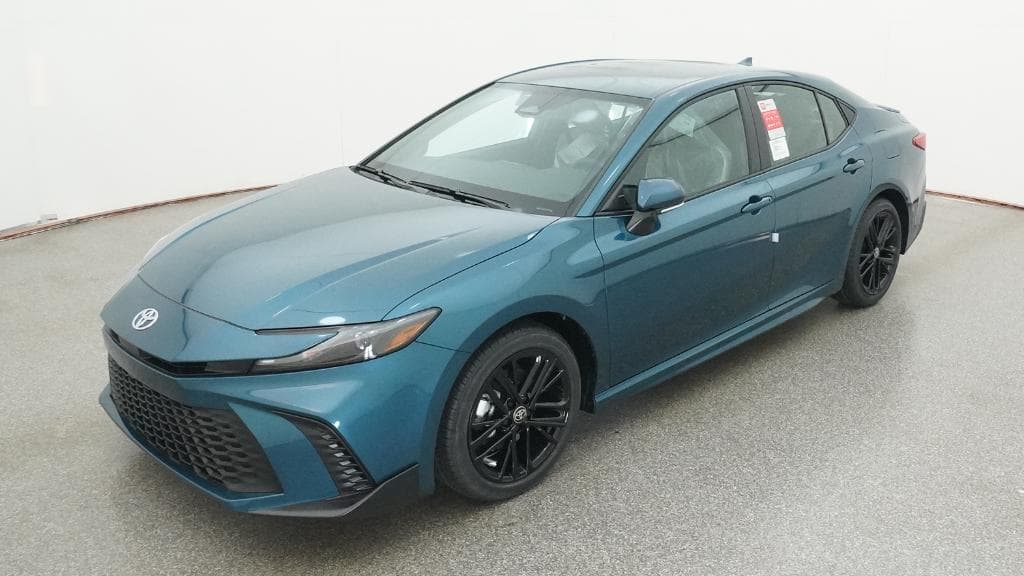 2026 Toyota Camry SE — photo 1 of 34