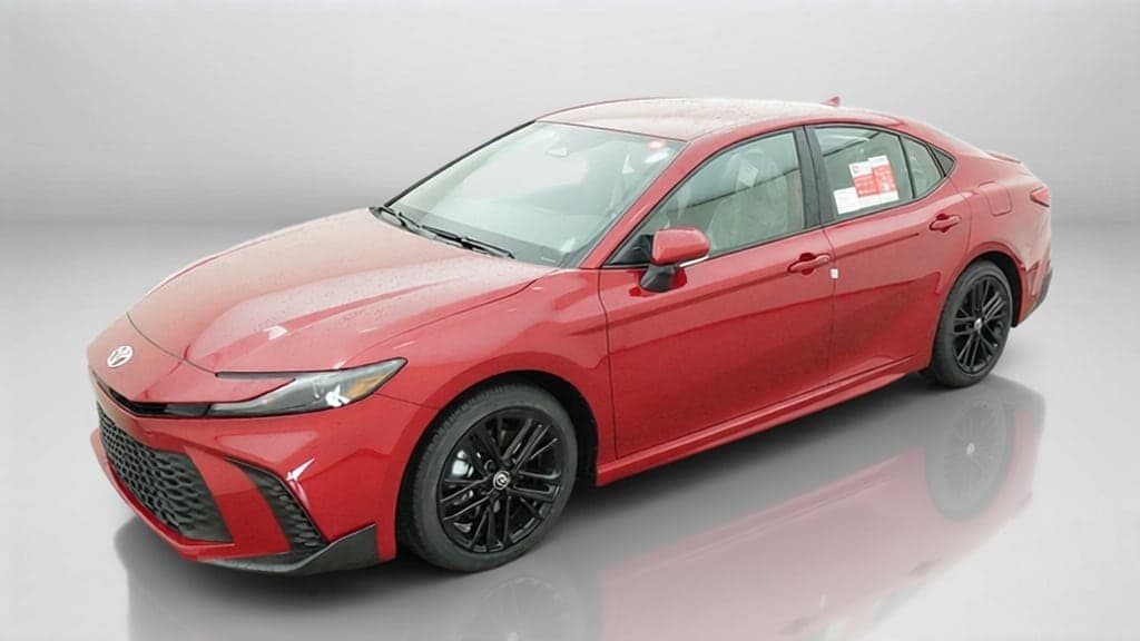 2026 Toyota Camry SE — photo 1 of 18