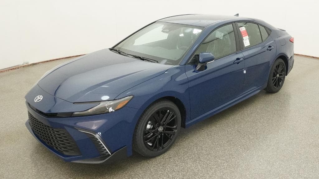 2026 Toyota Camry SE — photo 1 of 34