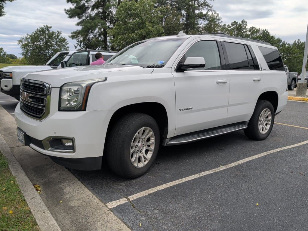 2017 GMC Yukon SLT — photo 1 of 6