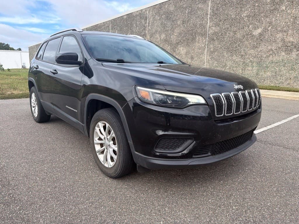 2020 Jeep Cherokee Latitude — photo 1 of 15