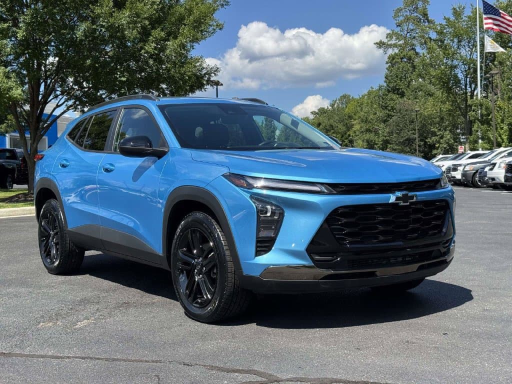 2025 Chevrolet Trax ACTIV — photo 1 of 28